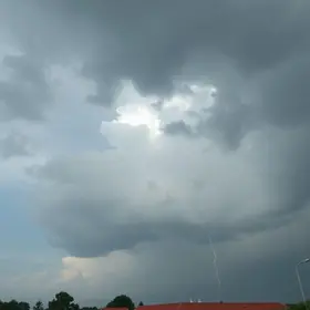 Itapipoca deve ter um dia de céu muito nublado com tempestades localizadas